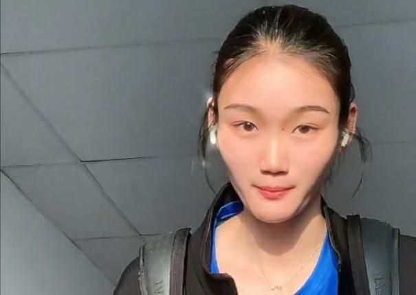 接下来我找了个语言培训班，专攻英语。